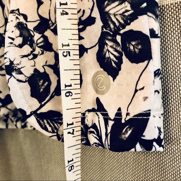 skirt skort in a black and white print  with pink trim and pockets. AMAZING!! - Picture 10 of 12